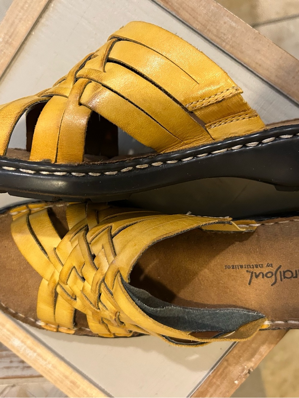 New Without Box! Natural Soul by Naturalizer "Centena" Leather Slide Sandals 8M